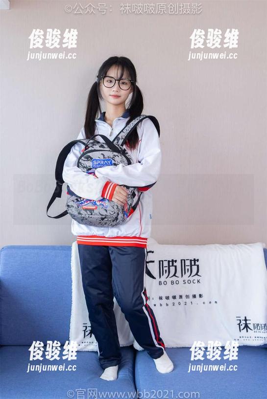 BoBoSocks袜啵啵 - 高跟凉鞋下的小沫：图集里的微妙性感，让人猜想