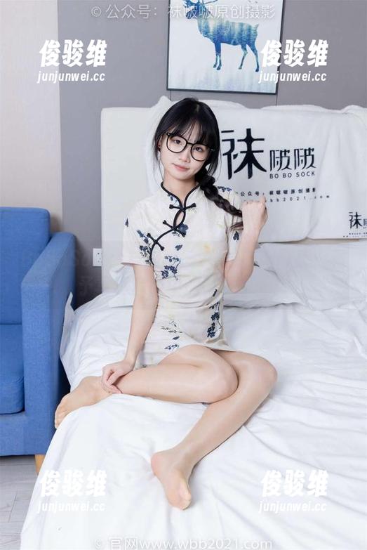 BoBoSocks袜啵啵 - AJ也有幽默感：稚予写真套图中的奇葩瞬间！