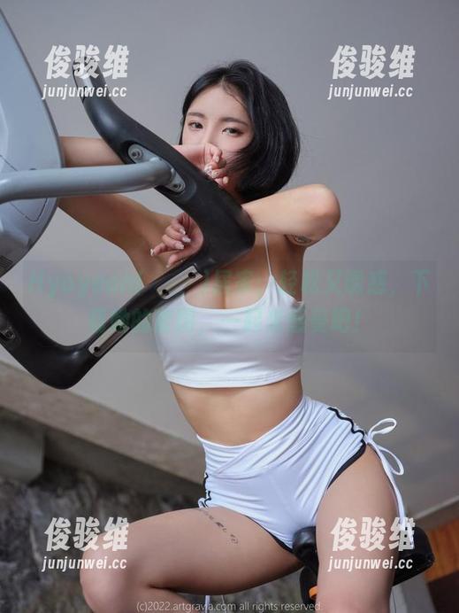 Hyoyeon(김효연)居家：轻松又诱惑，下载她的套图，一起来感受吧！