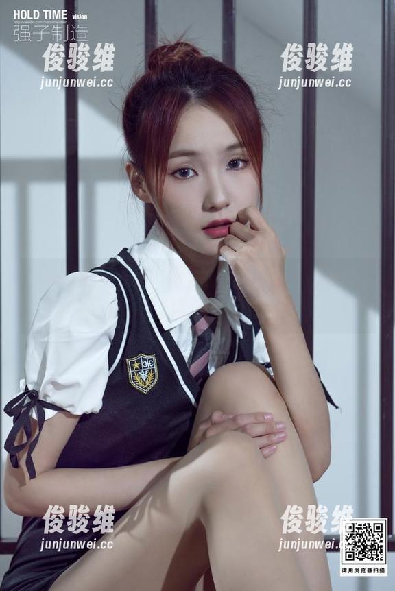 Ligui丽柜 - Vicky的私拍合集：天使但我打扮得像个吃货！