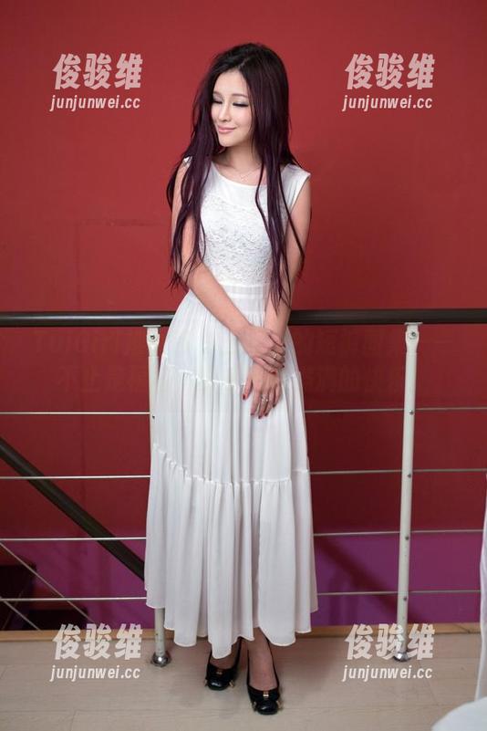 TuiGirl推女郎 - 王明明的短裤图集——不止是福利，更多的是满满的快乐！