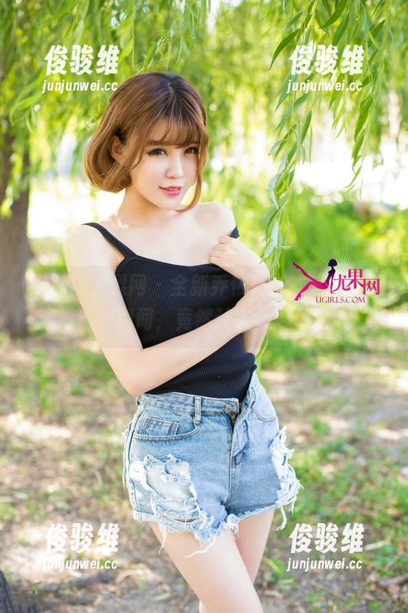 UGirls尤果网 - 全新乔依琳泳衣套图，清新海边的瞬间，竟然让人想起了假期。