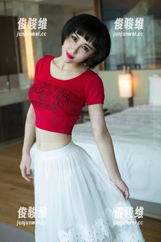 UGirls尤果网 - 被娜依灵儿的无圣光礼服气场给震撼到了，礼服不只是衣服，更像是一种态度。