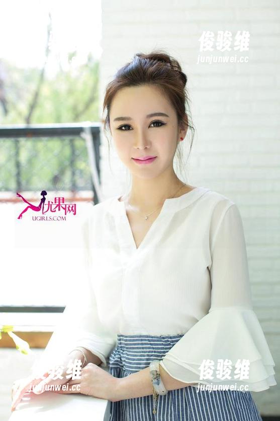 UGirls尤果网 - 《温鈊怡日常：原图来啦，免费体验你的手机存储容量挑战！》——装吧！装满也不心疼！