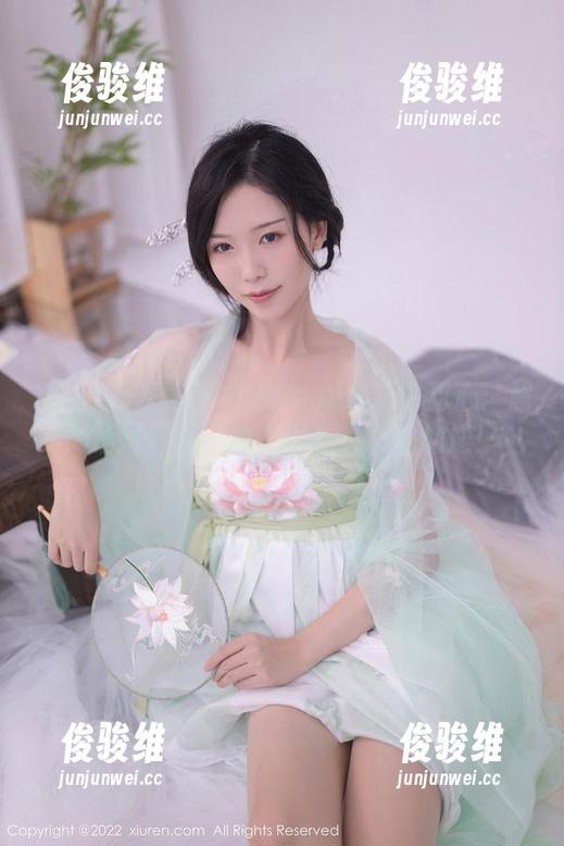 Xiuren秀人网 - Demon瑶瑶的甜心：超高清写真集，甜蜜到让人心跳加速！