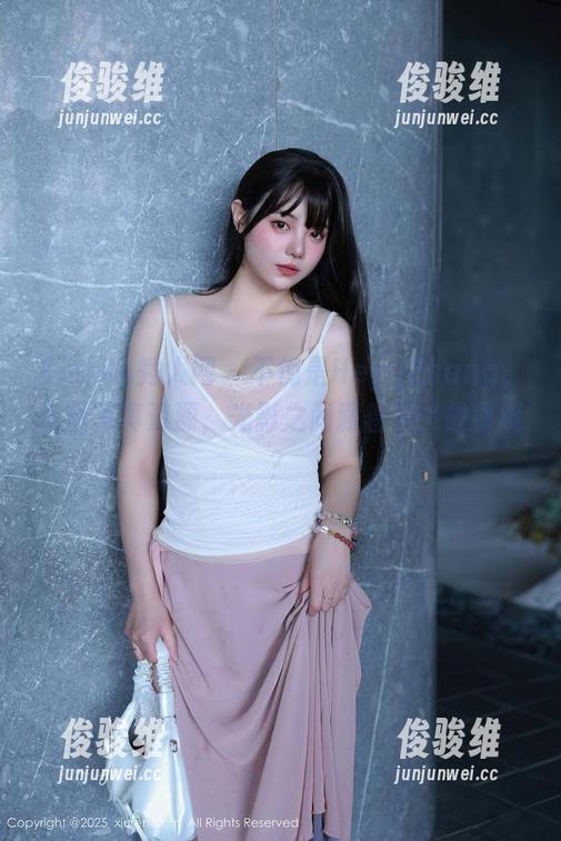 Xiuren秀人网 - 不愧是HeyuZhang，灰丝写真资源，光影之间藏着多少故事呢？