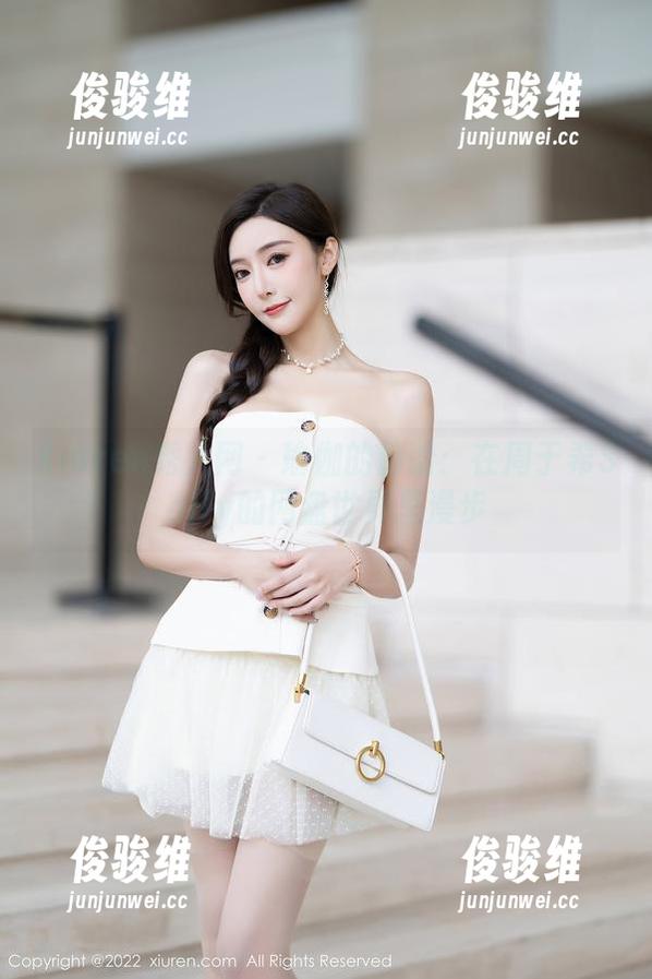 Xiuren秀人网-周于希Sally Xiuren秀人网 - 瑜伽的静谧:在周于希Sally的网盘世界里漫步