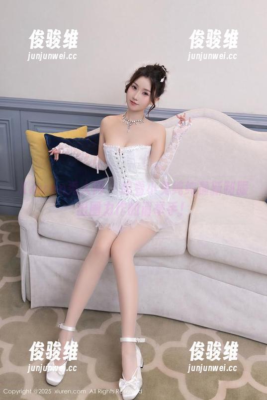 Xiuren秀人网 - 想看小兔纯纯最新制服出圈力作的请举手！