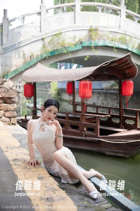 Xiuren秀人网 - 图库里的瑜伽，看看小雨baby如何用高清拯救你的懒惰！