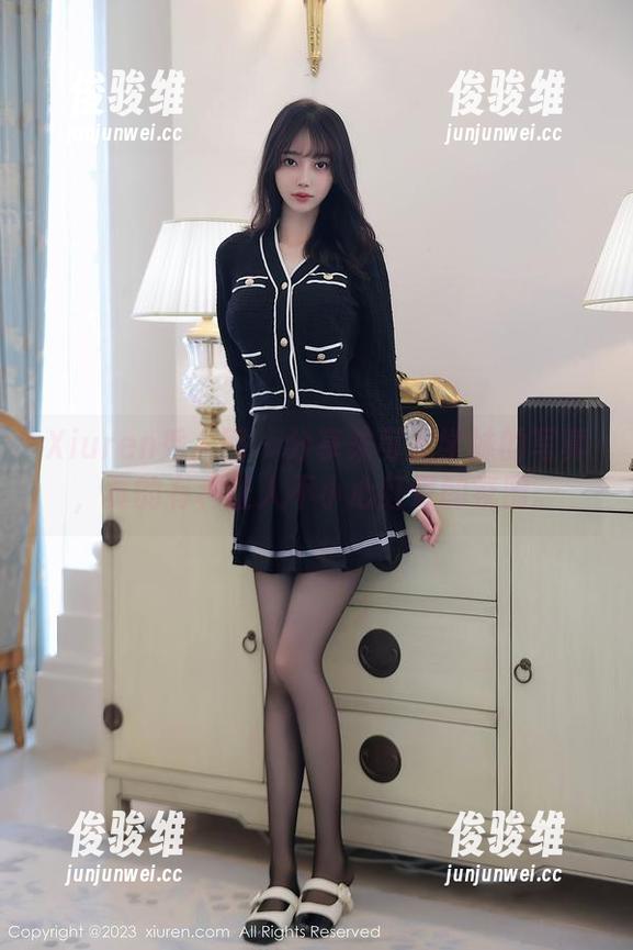 Xiuren秀人网 - 分享朱可儿学妹的写真，真的有种让人不小心红晕的氛围。