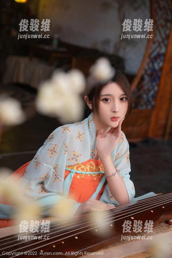 Xiuren秀人网 - 黑丝美腿资源大放送，来看看杨晨晨Yome如何教我们穿搭黑丝！