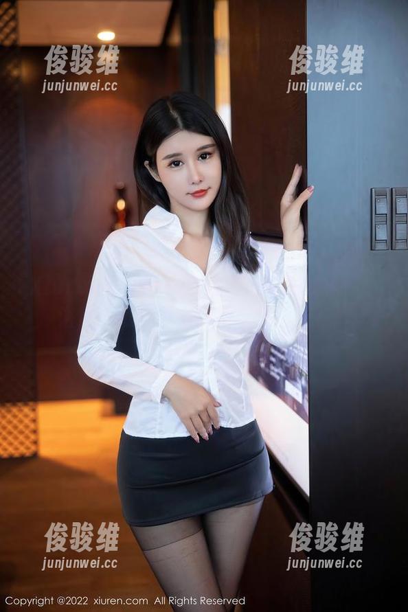 Xiuren秀人网 - 洗去疲惫的王曼柔——浴室壁纸合集，清新与美丽同在！