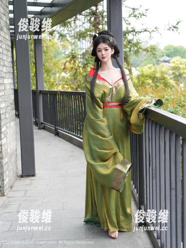 Xiuren秀人网 - 浴室的黎秋秋：来看看这组高清套图，真是难以抵挡的吸引力