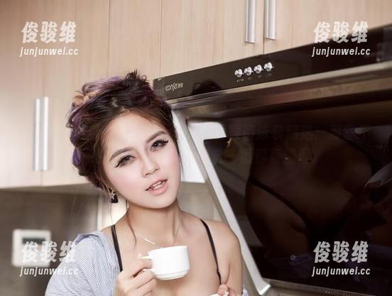 YouWu尤物馆 - Rebecca_吴颖茵泳装精选：那些不经意的瞬间，却让我感觉一切都有温度。