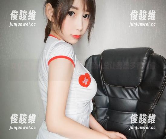 女仆黑丝：图集里的w黑米粥w总让我想多看几遍。