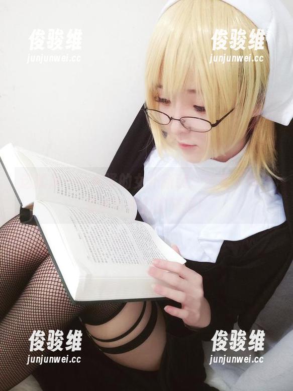 这就是一小央泽的女仆新装：全集下载，爱情与梦幻的碰撞！