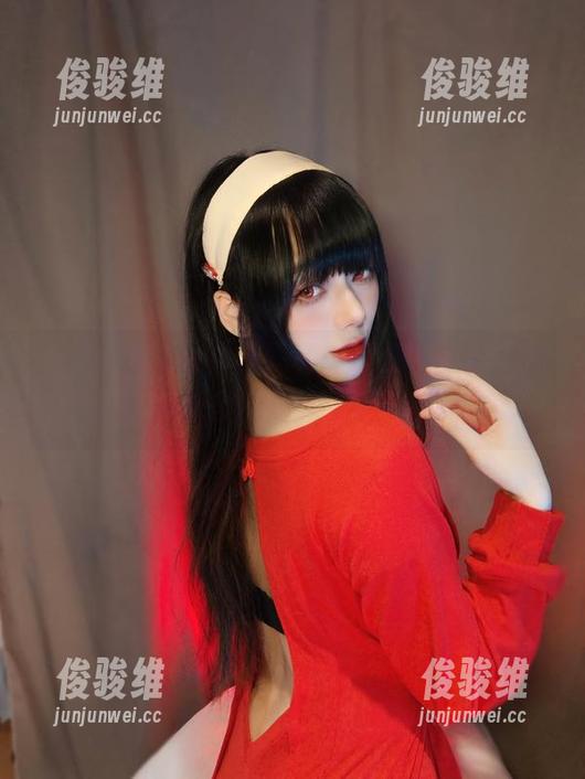 颠覆你想象的九言写真，天城里的玉座落鸾，这网盘里绝对藏了些“隐私”。