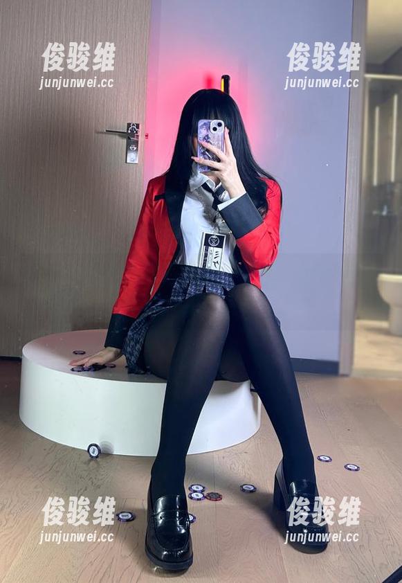 双人：九言在镜头前的小秘密，图包来帮你一探究竟！