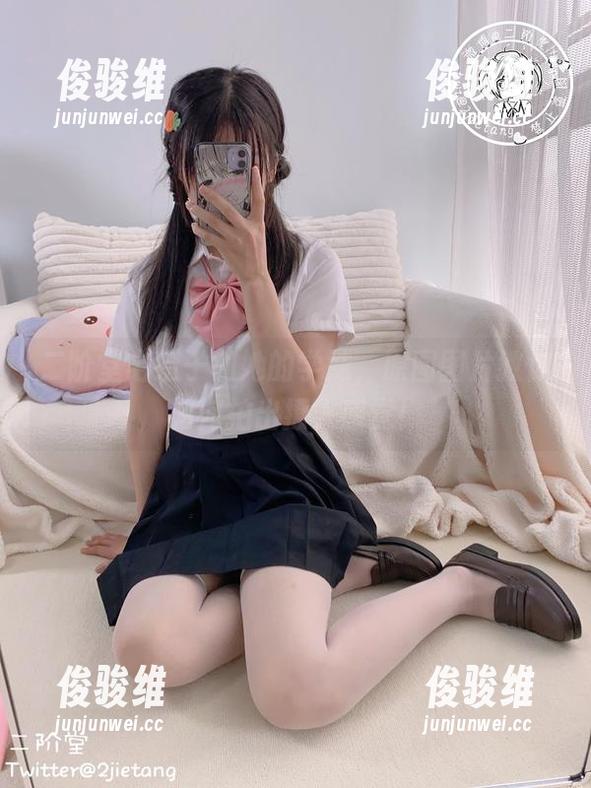 二阶堂宅绘子和她的学妹，原图图片教你如何拍出撩人感觉！