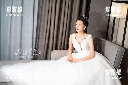克拉女神 - 依娜丝运动瞬间——私拍原图，简直让人抓心挠肝！