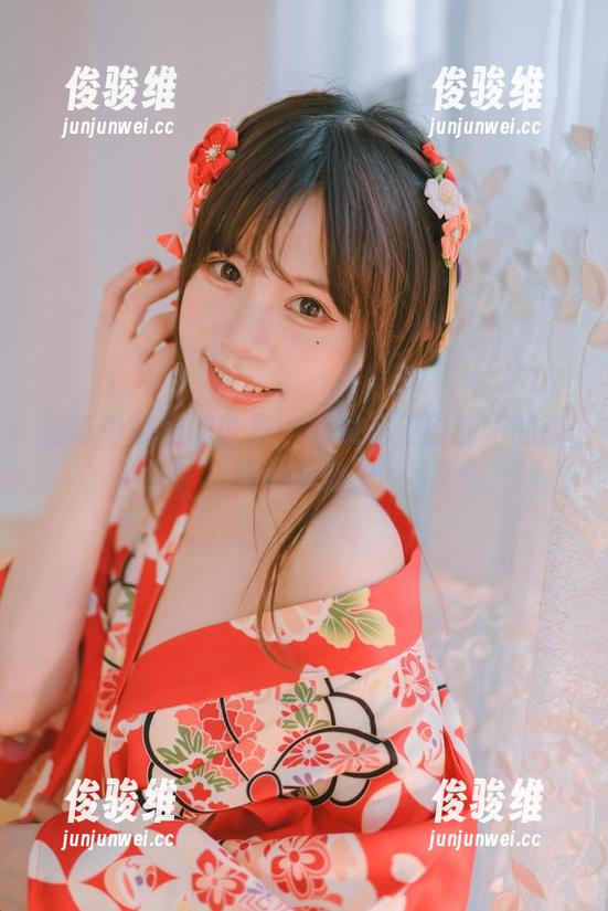 千反田鹿子 浴缸中隐秘的世界:探索千反田鹿子的高清cos魅力