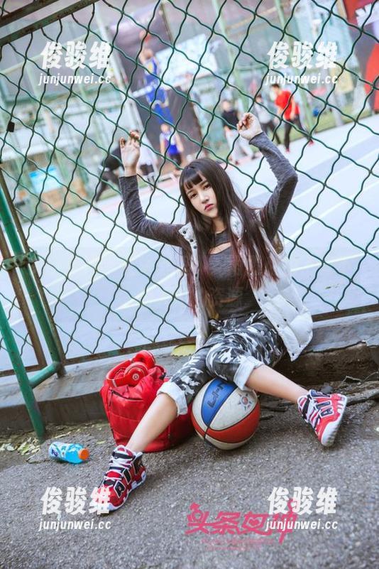 头条女神 - 在浴室里，刘雨露私拍了些不为人知的资源