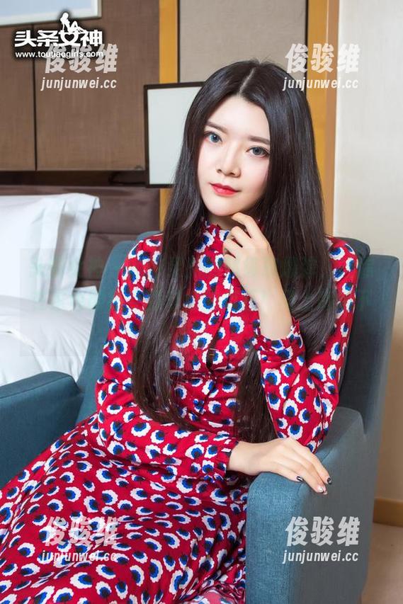 头条女神 - 娜依灵儿的超级碗爆弹，让你在家也能感受到球场的疯狂！马上高清下载！