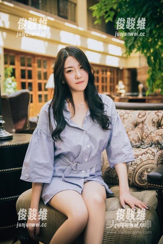 头条女神 - 一片白色：文雪的私拍图片让人心神向往