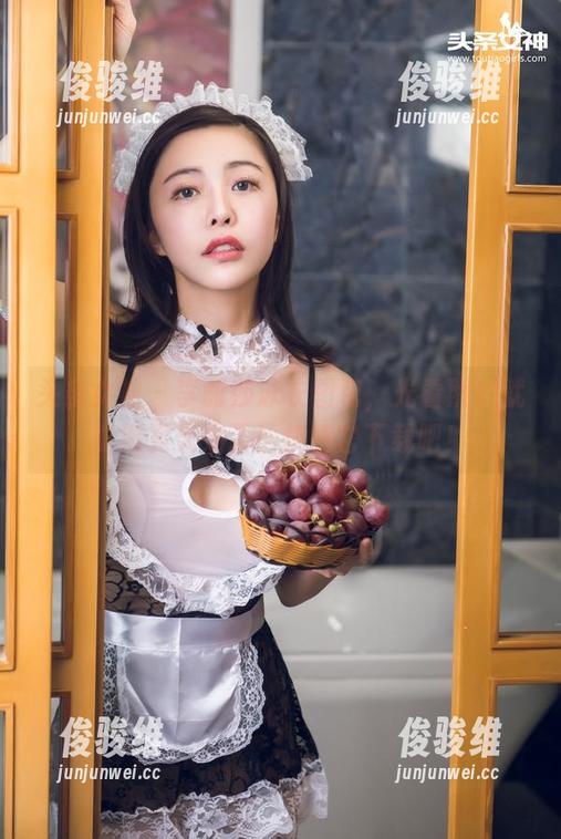 头条女神 - 李丽莎泳衣图包，光看照片就觉得夏天来了！快把它下载吧！