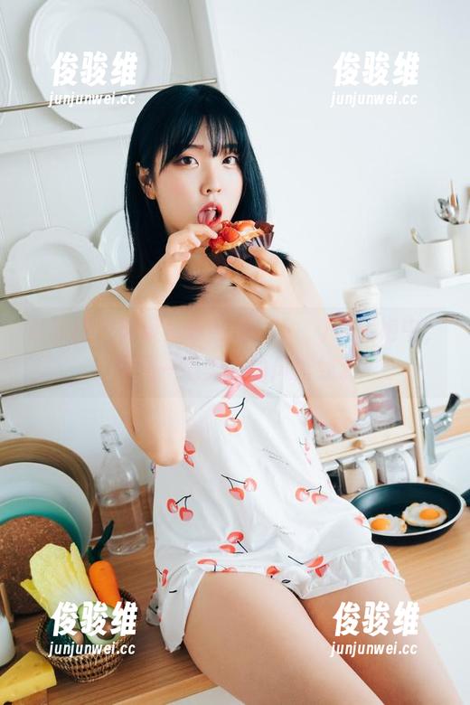 最新图包无误！宋哈娜(송하나)在旗袍中，真是一道美丽的风景线。