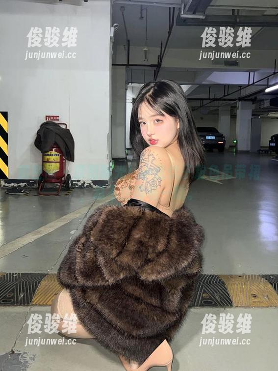 微密圈 - 原图曝光！小优优子粉色吊带裙，忍不住再看一眼。