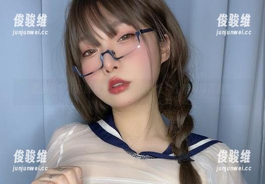 小泉学姐吖 把小泉学姐吖的校服美图用作壁纸,生活瞬间高能!