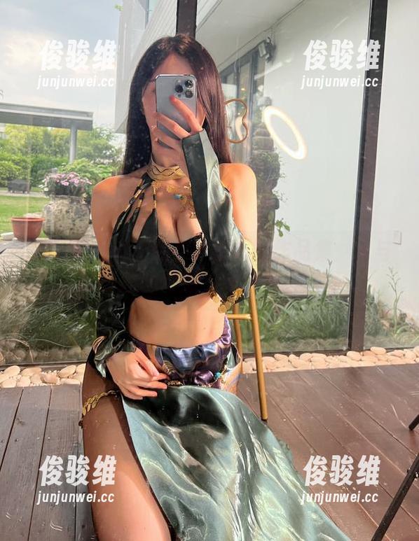 微密圈 - 小玉吃果冻的浴缸作品集：水与光交织的幻想，越看越想沉醉