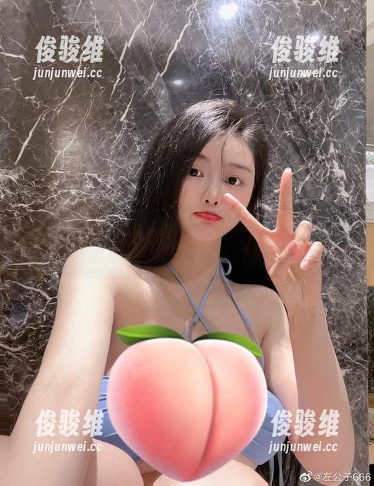 微密圈 - 左公子666的美脚写真：高得飞起，清晰到让人想摸一下的绝妙体验！