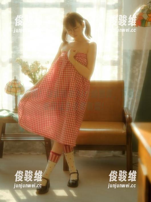 一起探秘！幼水铃衣Airi的图库，下载点美照让生活更有趣！