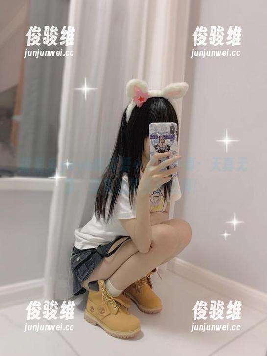 摇摇乐yoyo的可爱小学生写真：天真无邪，惊喜总是出乎意料！