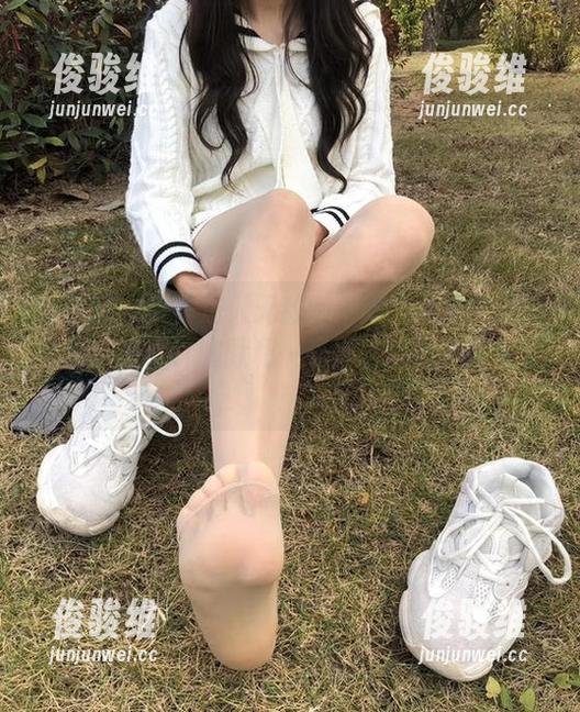 无敌哒小姨妈 微密圈 - 带你进入无敌哒小姨妈的修女图集世界:信仰、幽默和…光影之间的微妙关系!