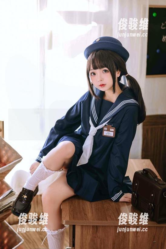 黑白世界里的日奈娇：美图让人浮想联翩，心情却很复杂
