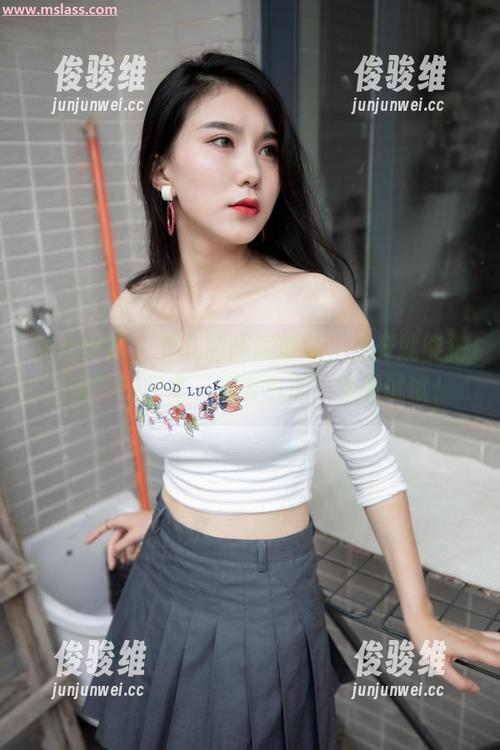 梦丝女神 - 乔儿的高跟图集，点开就能把“高”带回家，别客气了，免费试试！