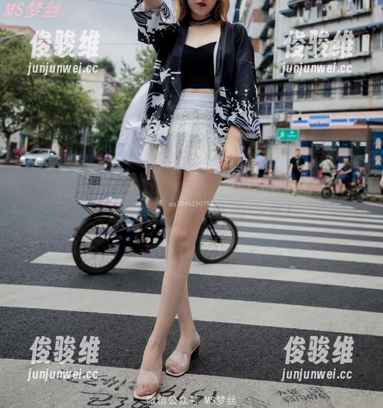 梦丝女神 - 慵懒又魅惑，刘诺的睡衣频频上线，快来领取免费图集！