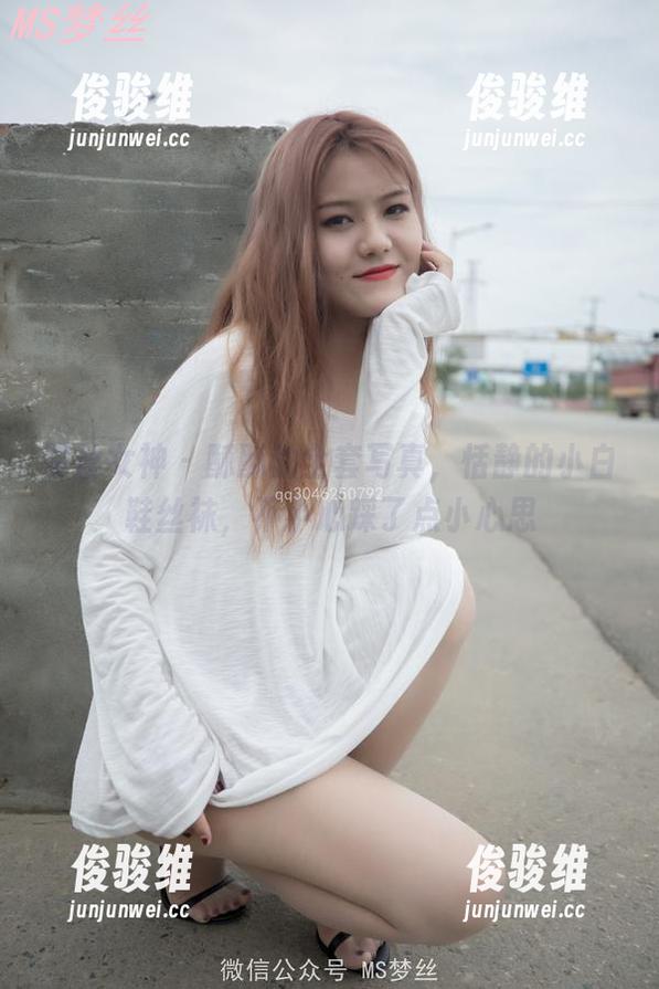 梦丝女神 - 酥酥的全套写真，恬静的小白鞋丝袜，不小心踩了点小心思