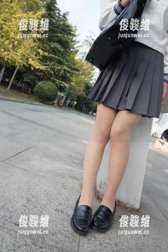 森萝财团 - 私房写真：小夜和她的眼镜，今天我们一起来看“镜”子里的她！