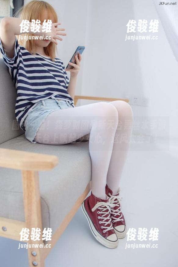 图包来啦！森萝财团最新天台黑丝水手服——天台上飘起少女心，这风太会了！