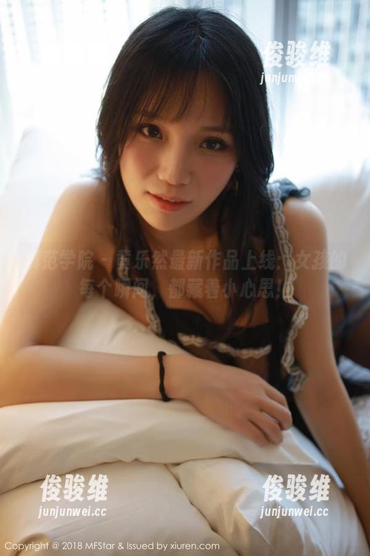 模范学院-黄乐然 模范学院 - 黄乐然最新作品上线:女孩的每个瞬间,都藏着小心思!