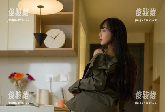 浅安安：跟着青涩的风味一起下载那些不为人知的瞬间
