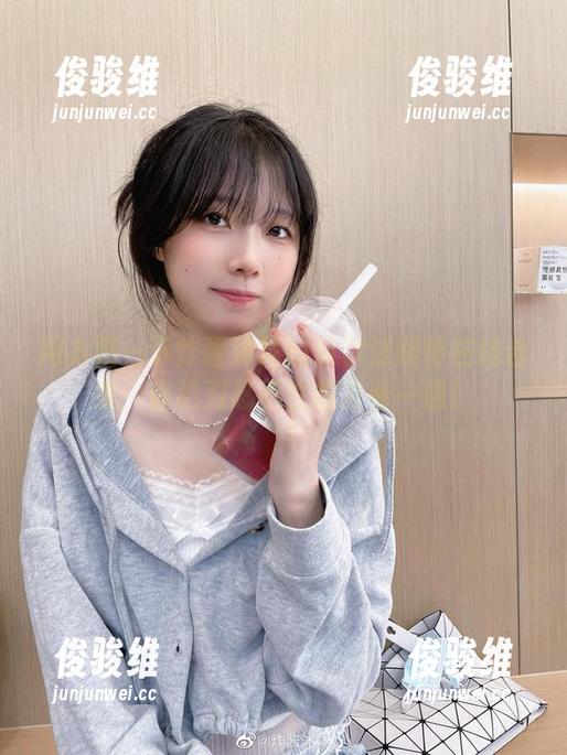 炸酱沐沐 用力戳一下炸酱沐沐的贝尔法斯特在线合集:你绝对忍不住想再看一遍!