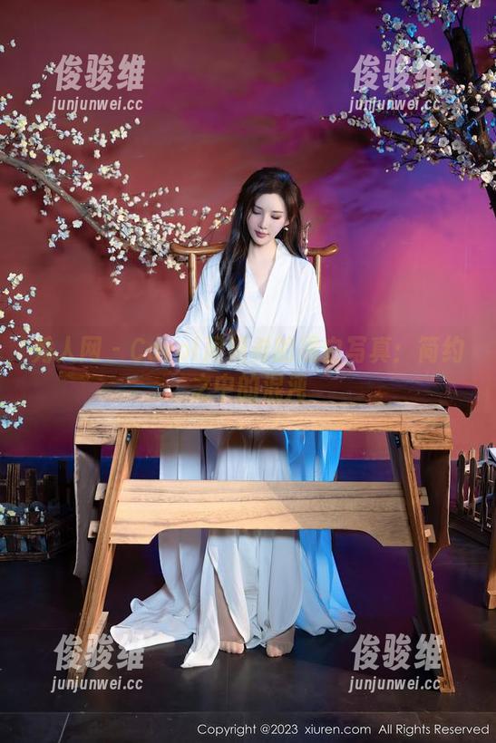 秀人网-Carol周妍希 秀人网 - Carol周妍希的黑白写真:简约之中的混沌