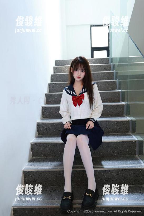 秀人网 - Cherry樱桃酱图包：女孩的魅力，下载后请轻柔对待