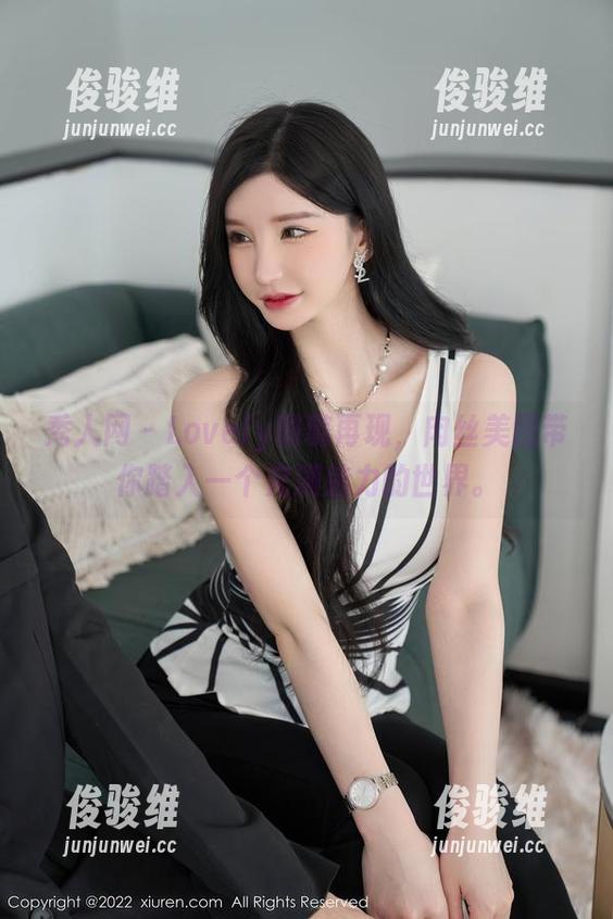 秀人网 - Lovely璐璐再现，肉丝美图带你踏入一个充满魅力的世界。
