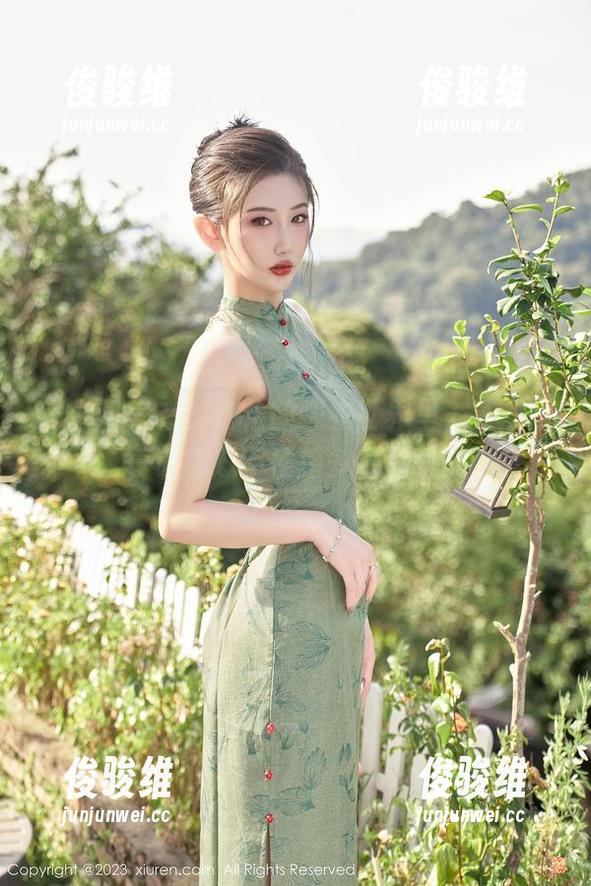 秀人网 - 在吴怡怡的睡衣世界里，高清写真让你忍不住想多看几眼！